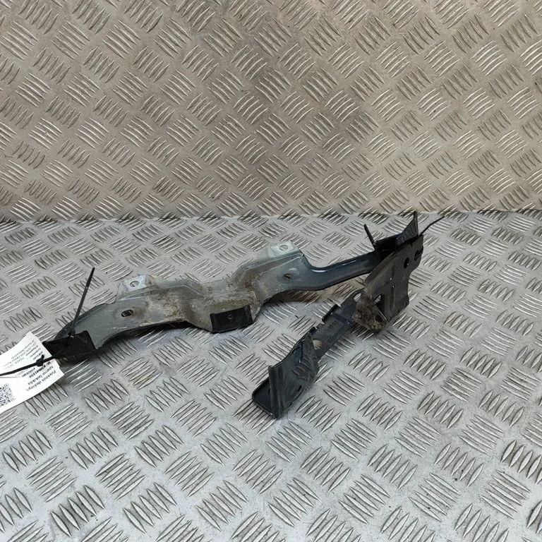 Fender mounting bracket FM2960980018C
