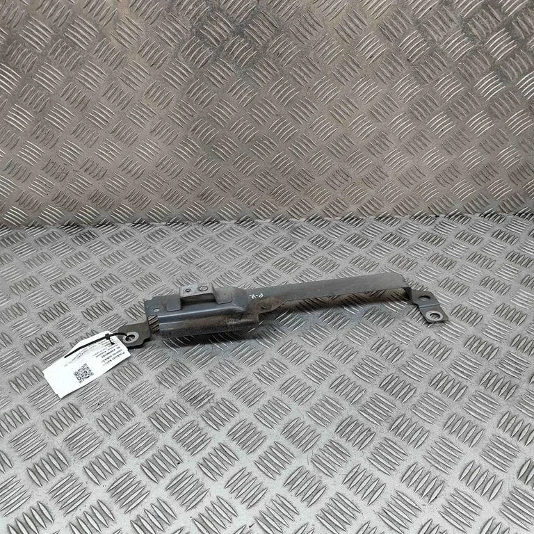 Spārna kronšteins 31424580