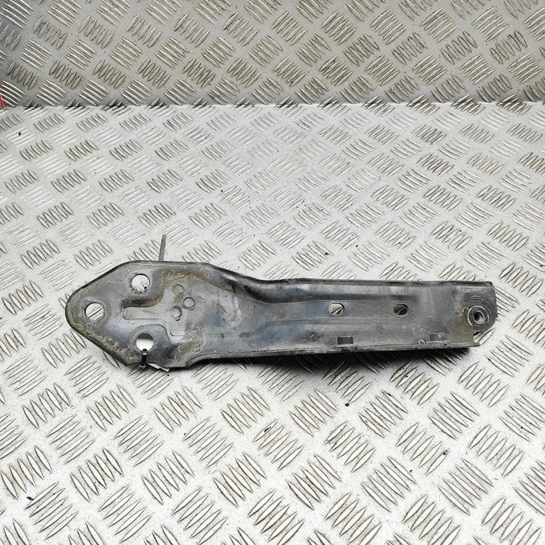 Poritiiva kinnitusklamber 23488050 – Cadillac Escalade IV (2014-2020)