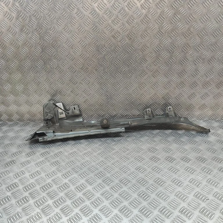 Spārna kronšteins 4L0805175