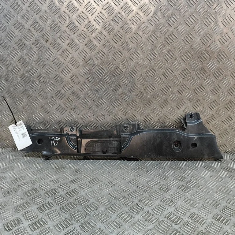 Spārna kronšteins HY3216150AA