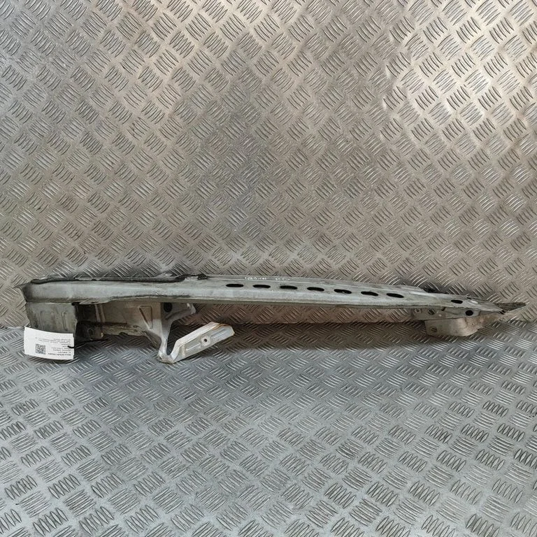 Spārna kronšteins 7L5805176A