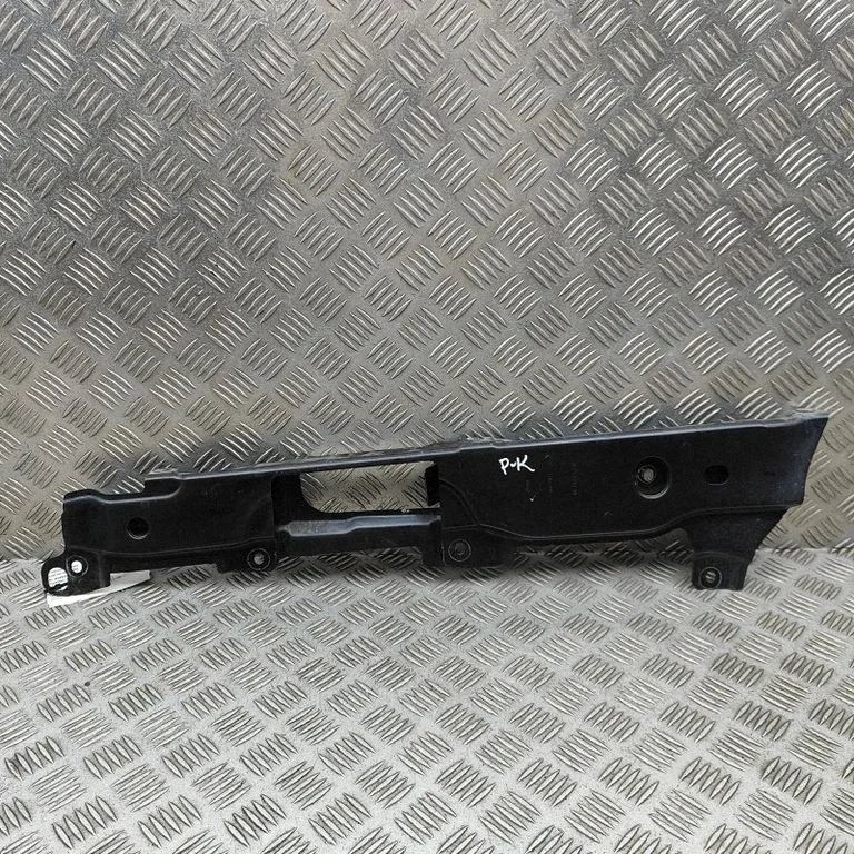 Spārna kronšteins HY3216151AA