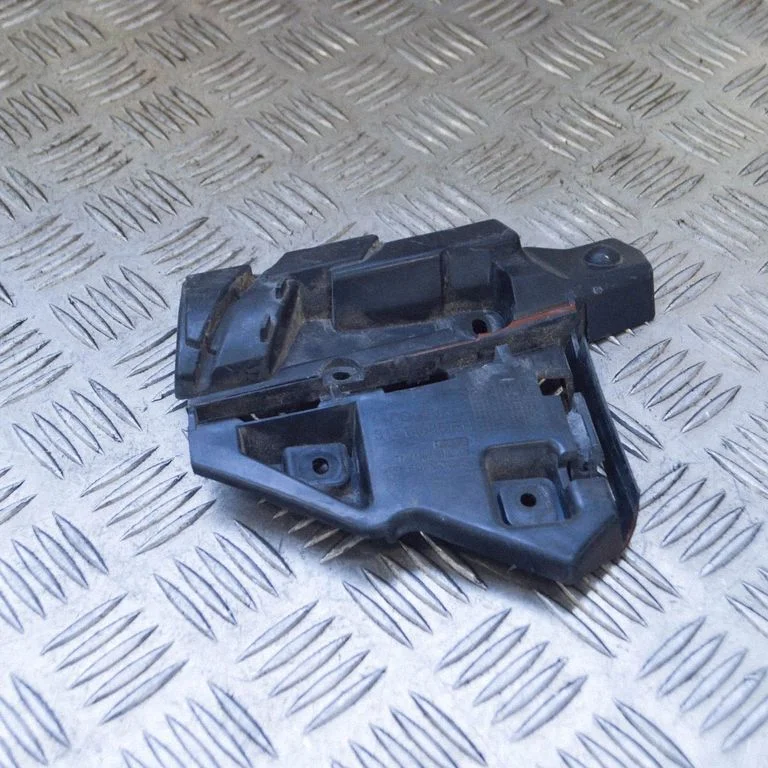 Fender mounting bracket 31214885 – Volvo C30 (2010-2013)