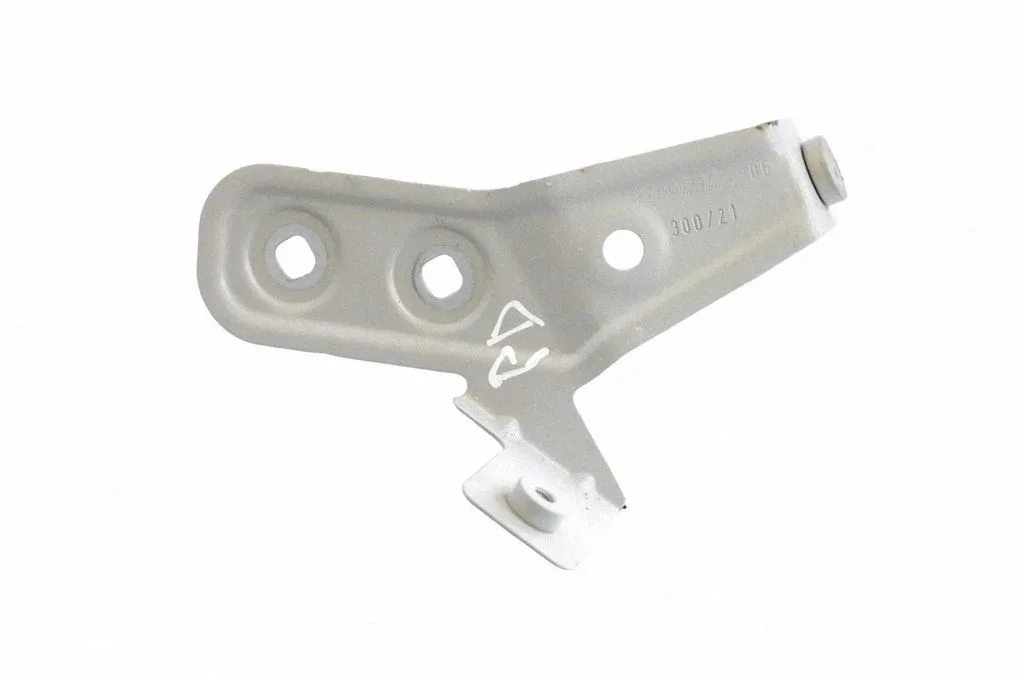 Fender mounting bracket 7419404