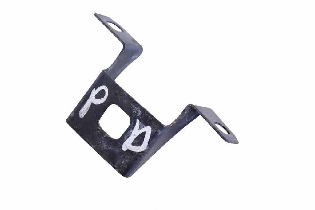 Fender mounting bracket 7L5821161A