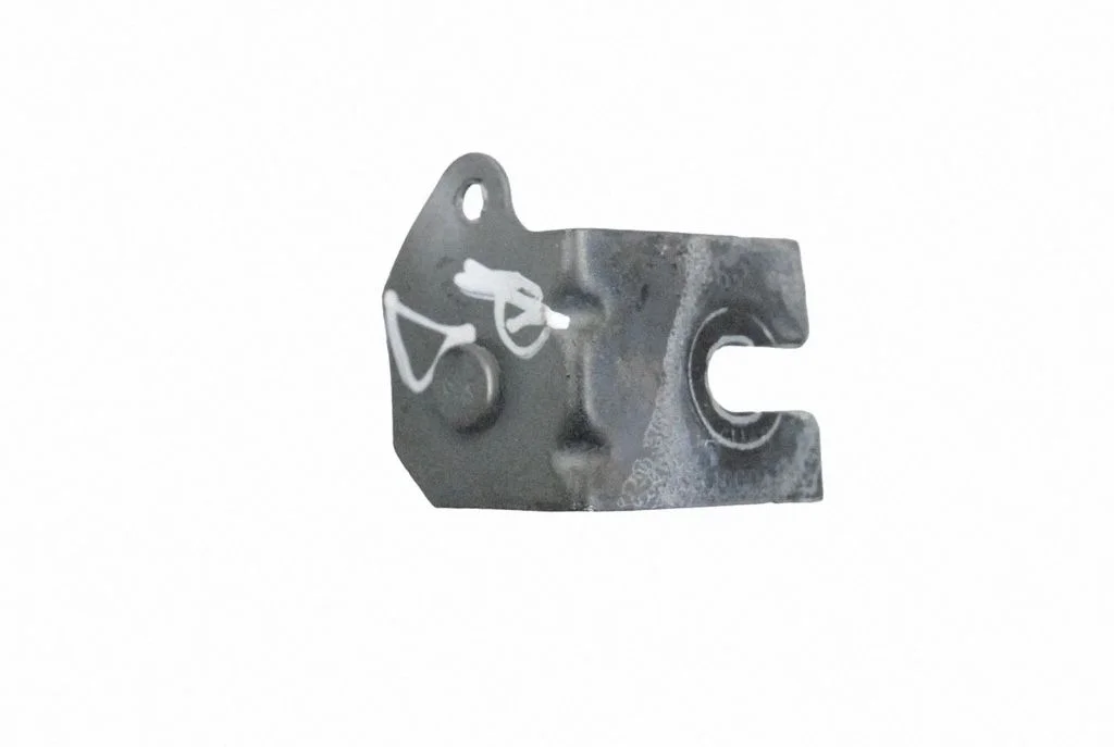 Spārna kronšteins AW9316C076AE