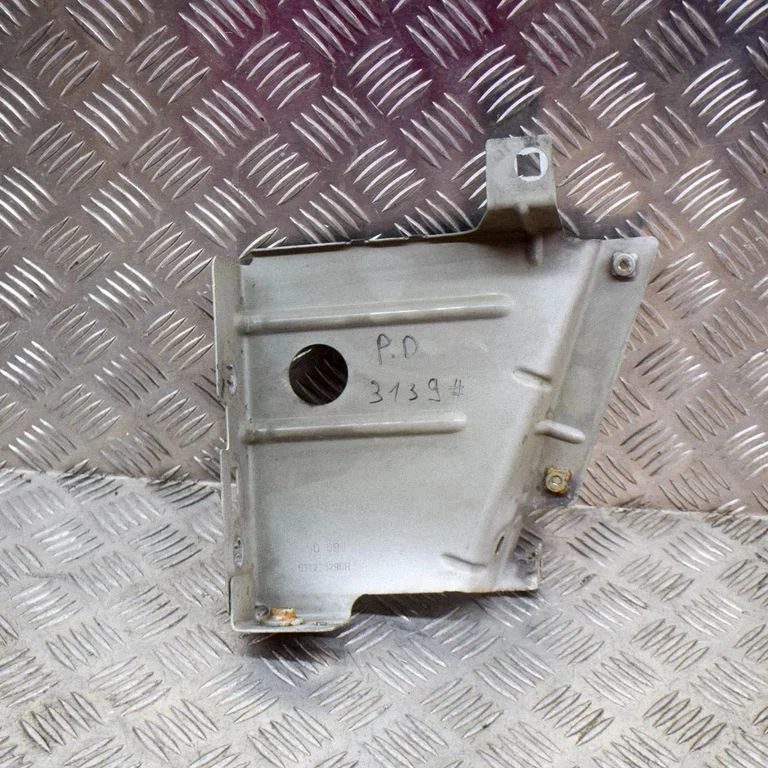 Poritiiva kinnitusklamber – Renault Master III (2010-2024)