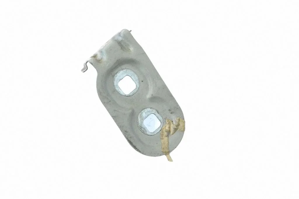 Fender mounting bracket – front left