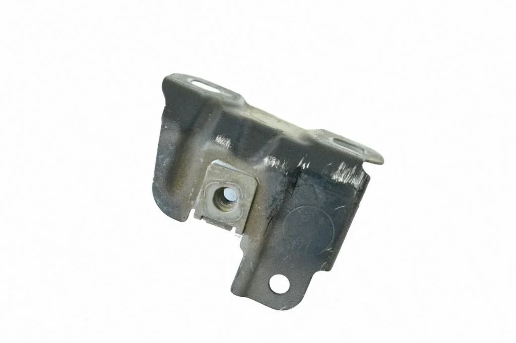 Fender mounting bracket – front left