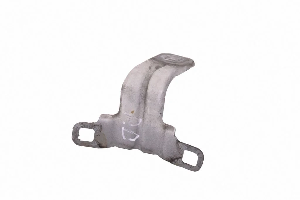 Fender mounting bracket – front right