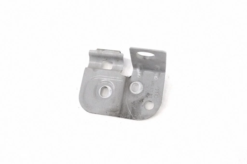 Fender mounting bracket 4M0821167