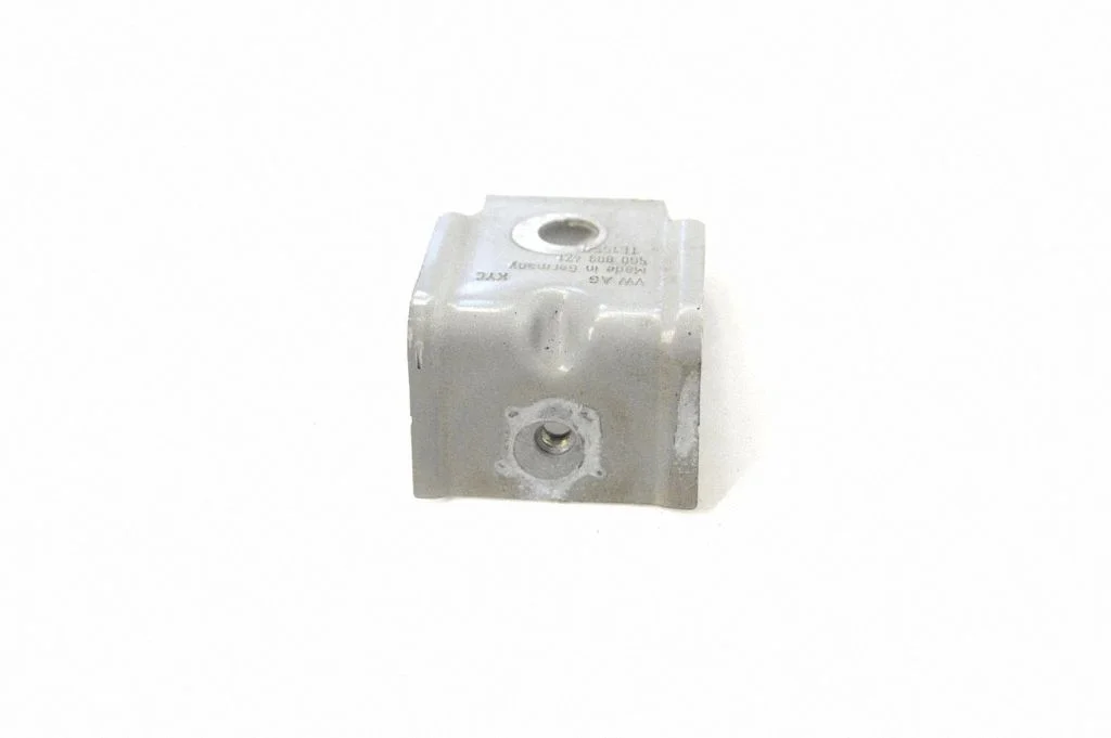 Wspornik błotnika 5G0809471