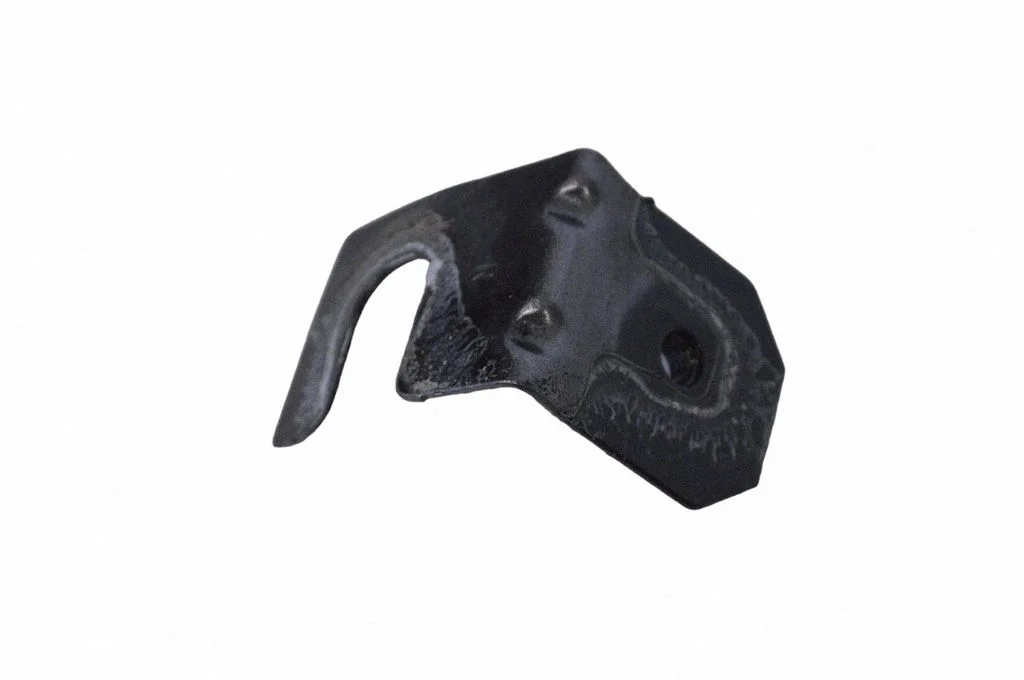 Fender mounting bracket – front right