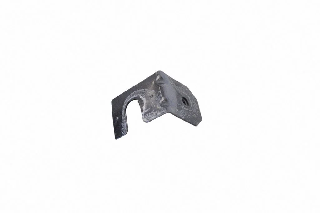 Fender mounting bracket – front right