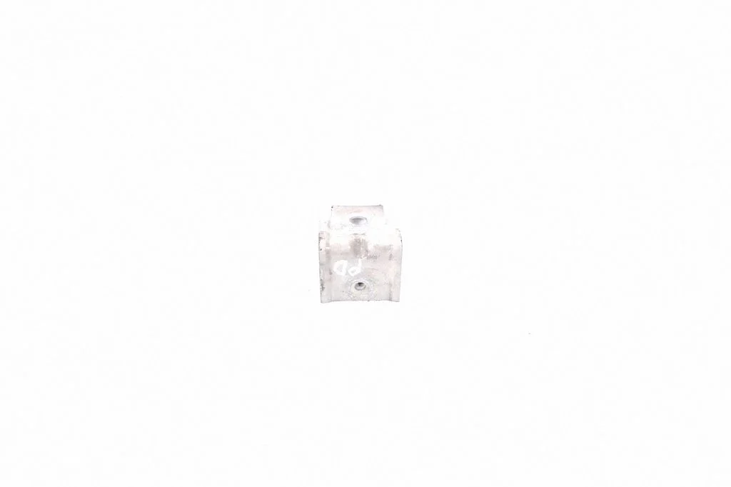 Spārna kronšteins 5G0809561