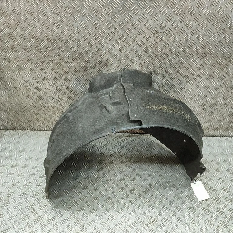 Front wheel arch liner splash guards 8W9821172