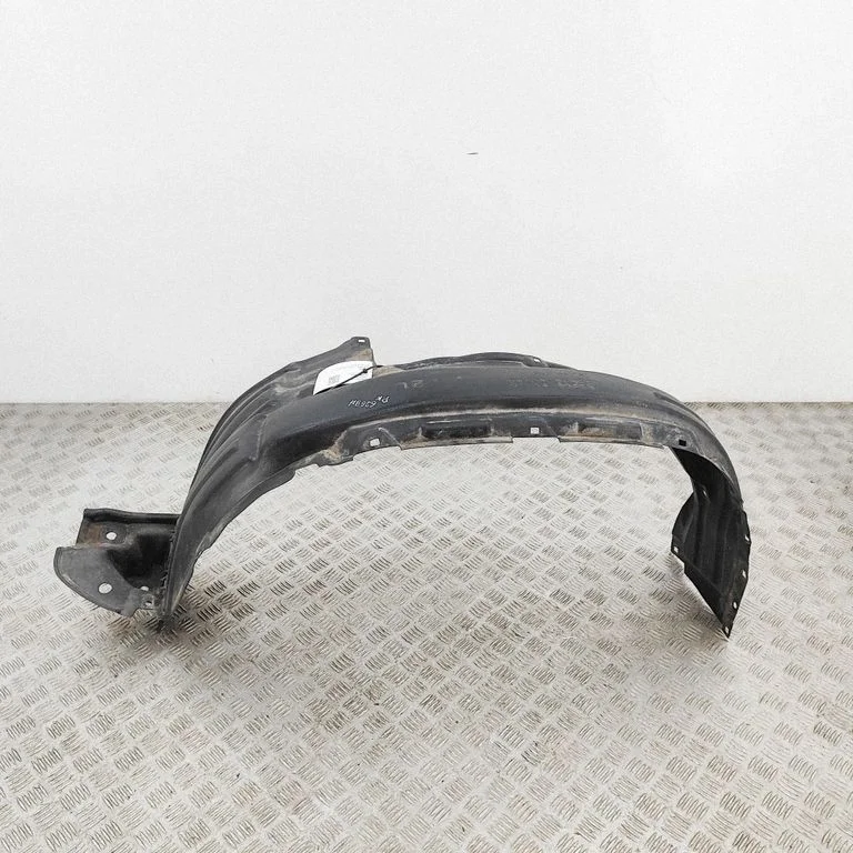 Esimene rattakoopa katteliist / porikaitse – Toyota Land Cruiser (J200) (2008-)