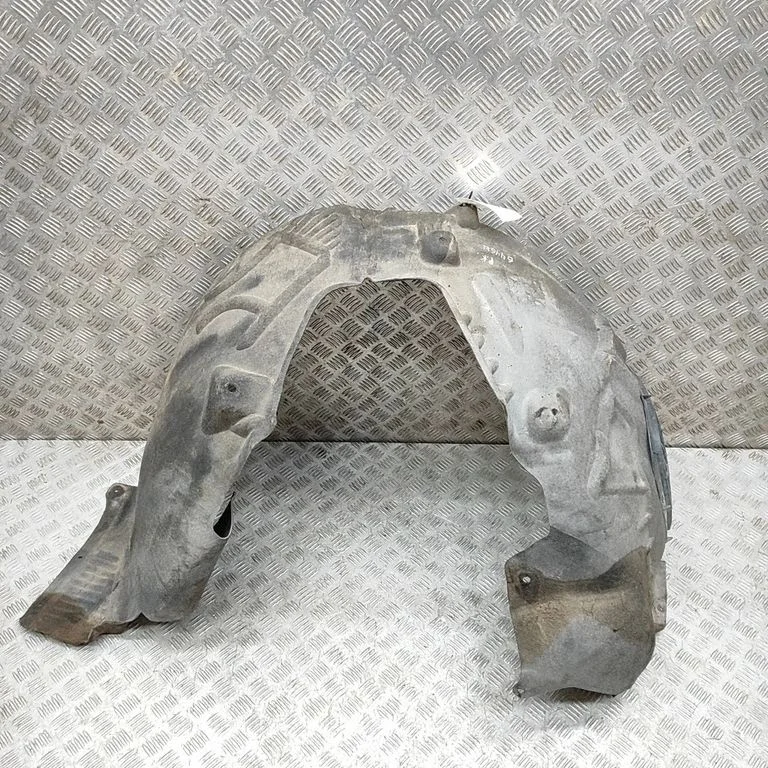 Front wheel arch liner splash guards 95B809961