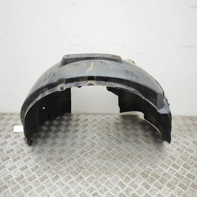 Nadkole przednie 8V0821172L