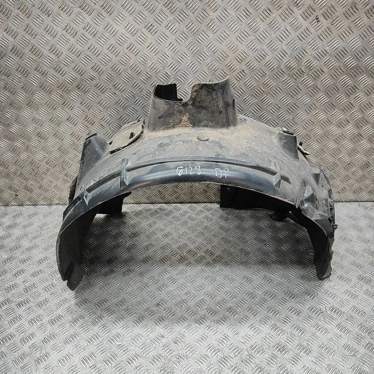 Priekšējais riteņa arkas dubļusargs 9818684580
