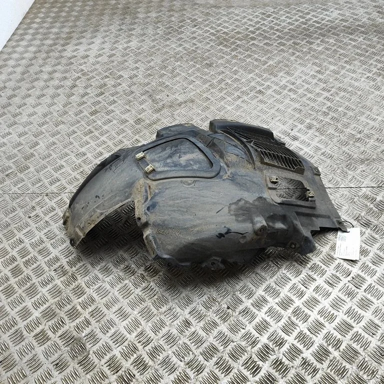 Priekšējais riteņa arkas dubļusargs – BMW 6. sērija F12 F13 (2010-2018)