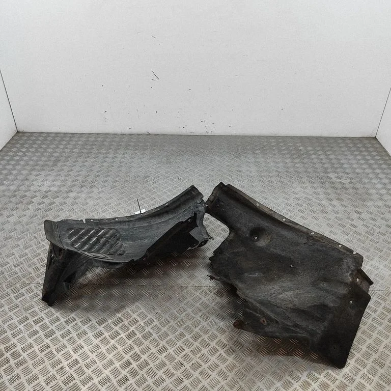 Front wheel arch liner splash guards 7213643