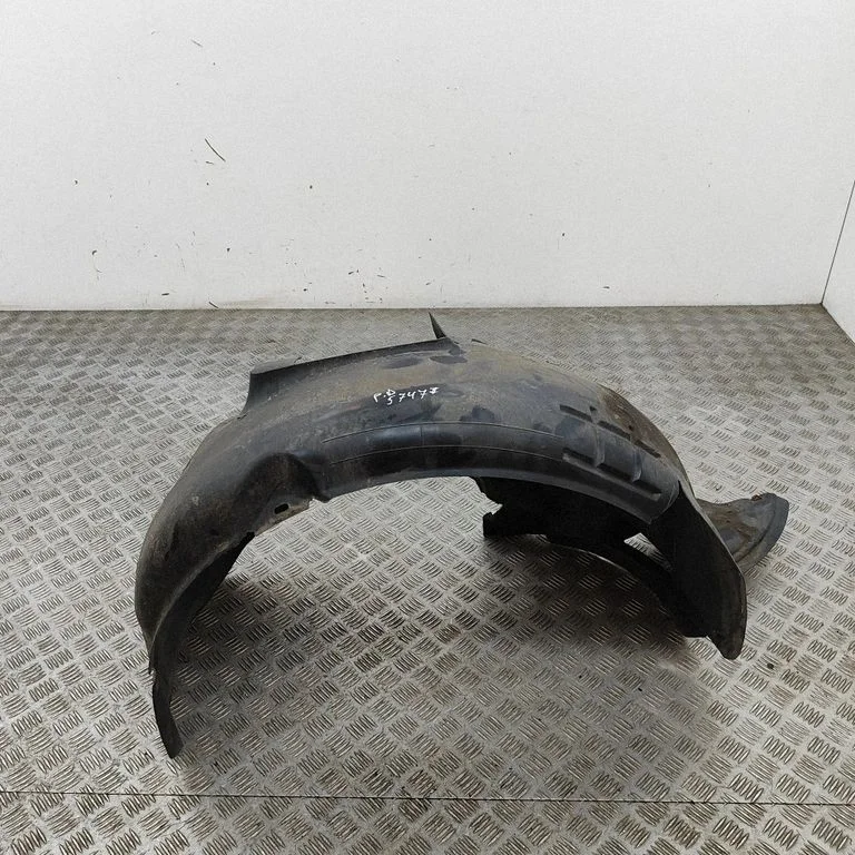 Front wheel arch liner splash guards 5C6805912