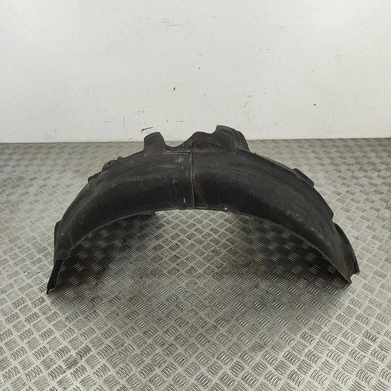 Front wheel arch liner splash guards 4G0821133D
