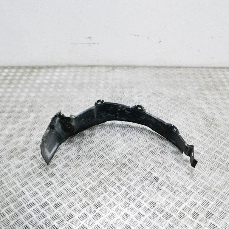 Front wheel arch liner splash guards – left
