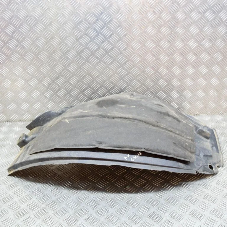 Front wheel arch liner splash guards FK7216A579AE