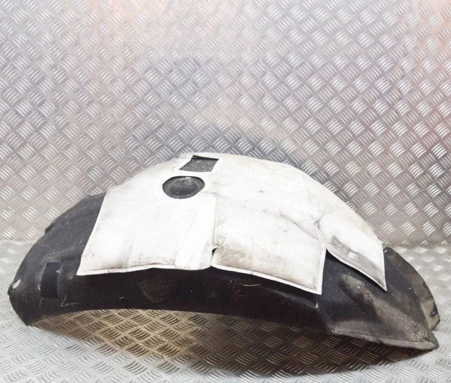 Front wheel arch liner splash guards – left