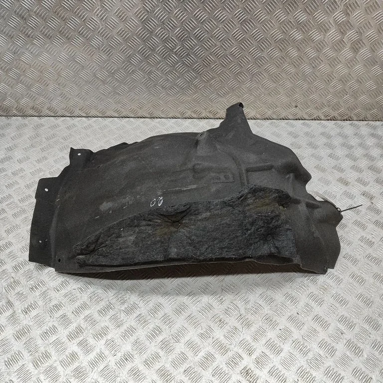 Esimene rattakoopa katteliist / porikaitse 4M0821192H
