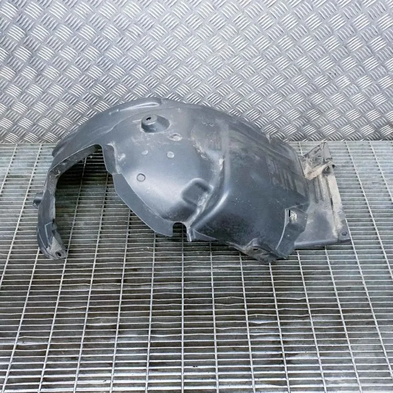 Priekšējais riteņa arkas dubļusargs – BMW 3. sērija E90 E91 (2005-2012)