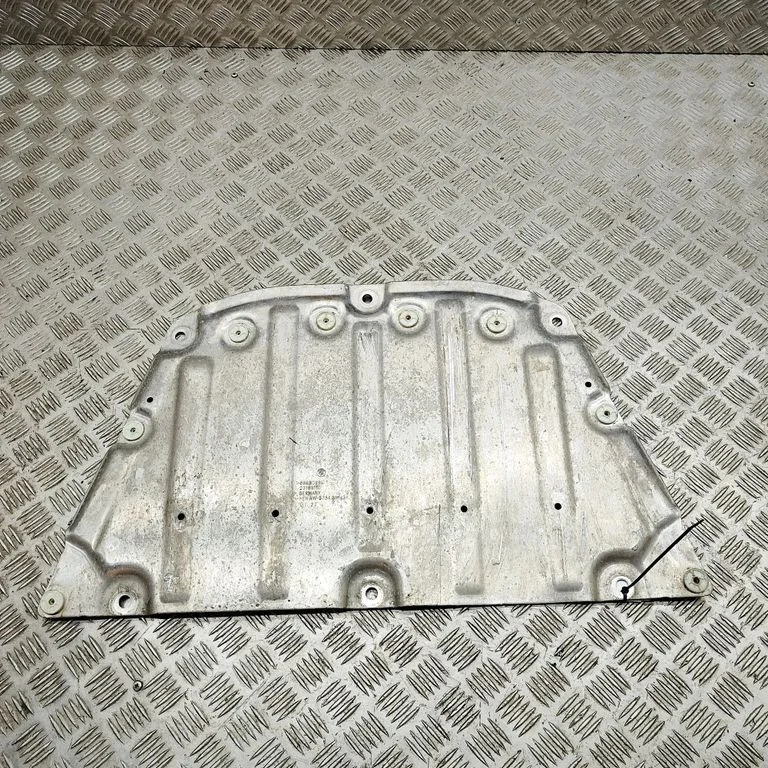 Engine splash shield/under tray 6888088