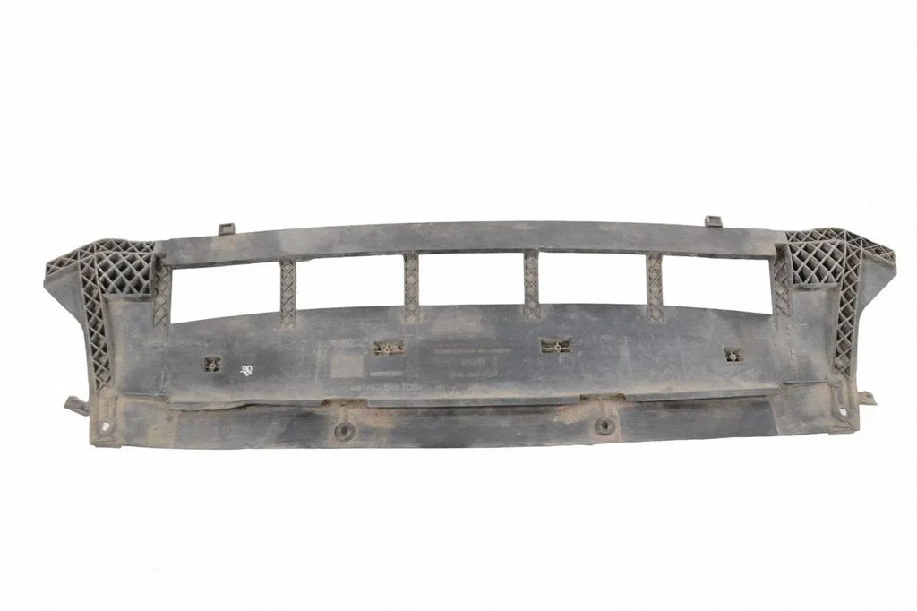 Osłona dolna zderzaka 8R0807233