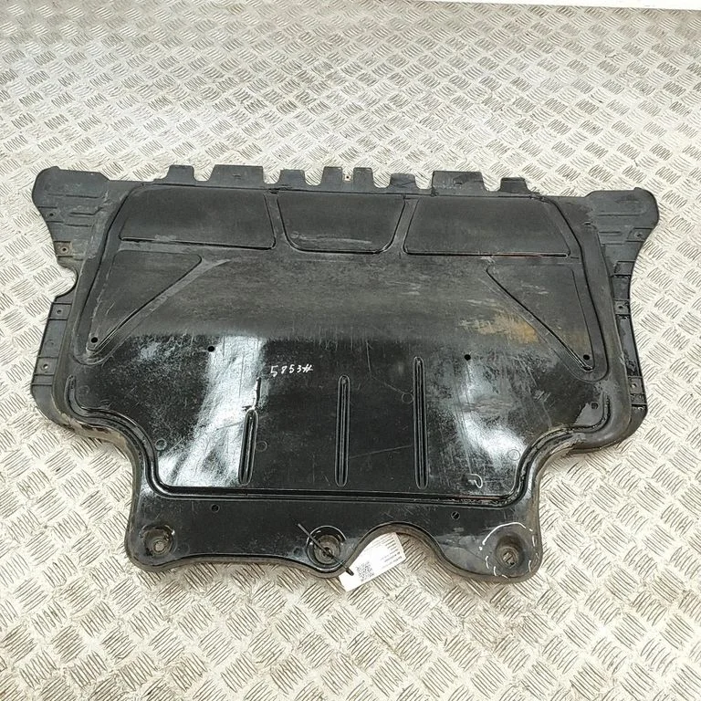 Motora dibena aizsargs 3Q0825236D