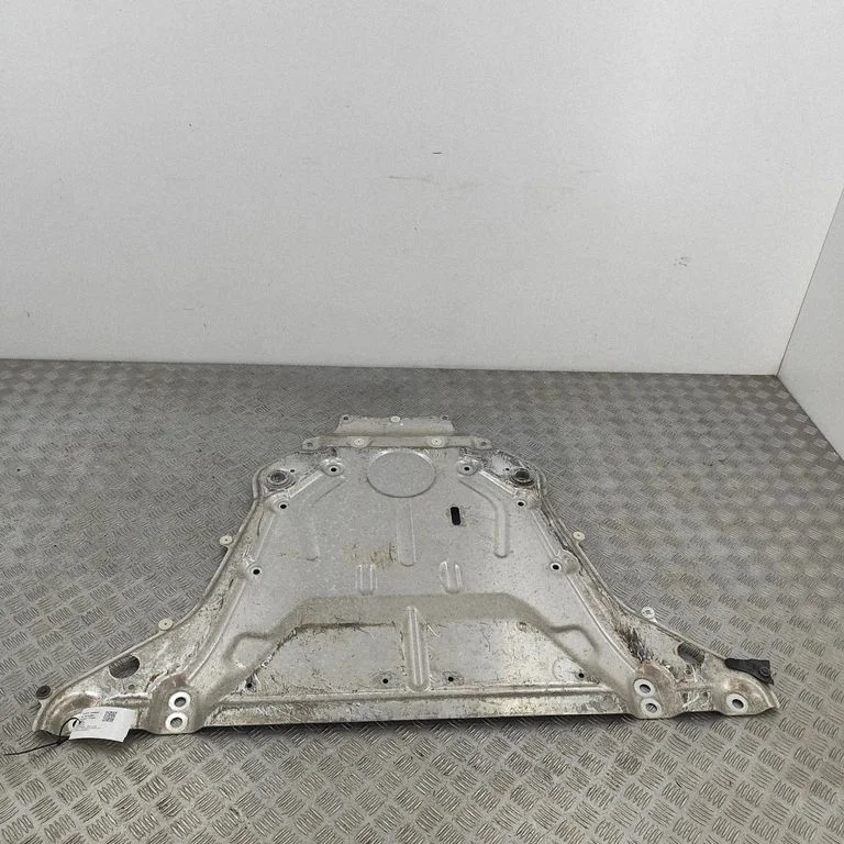 Engine splash shield/under tray 6898654