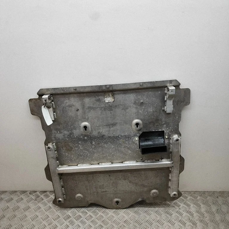 Motora dibena aizsargs MY83110A66AE