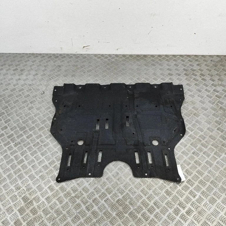 Engine splash shield/under tray 758925341R