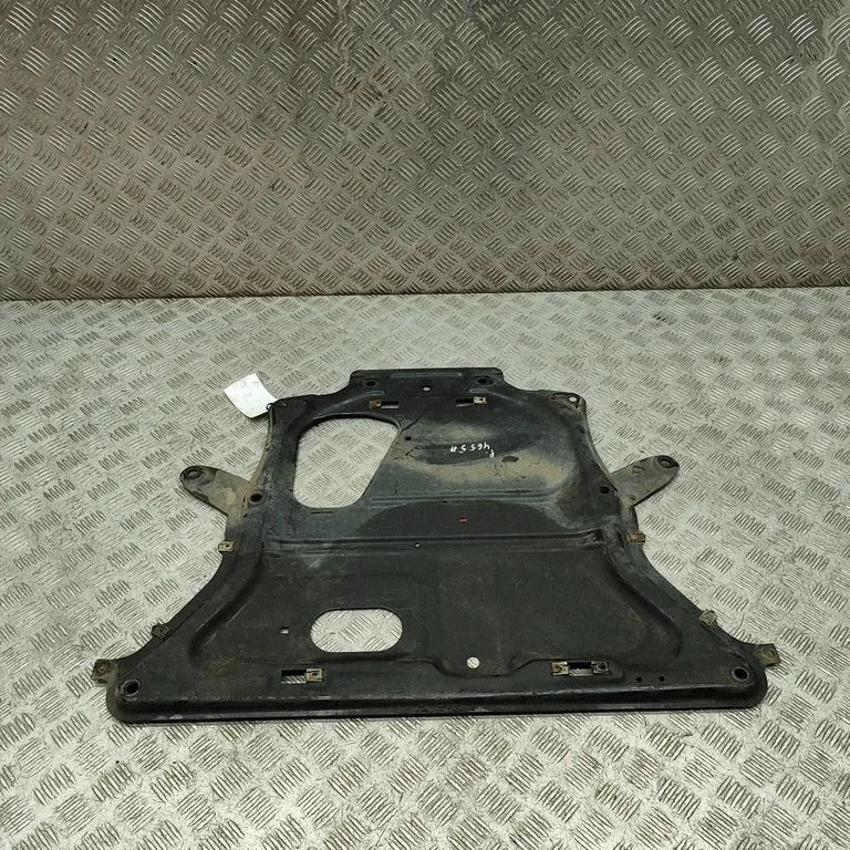 Motora dibena aizsargs 6860952