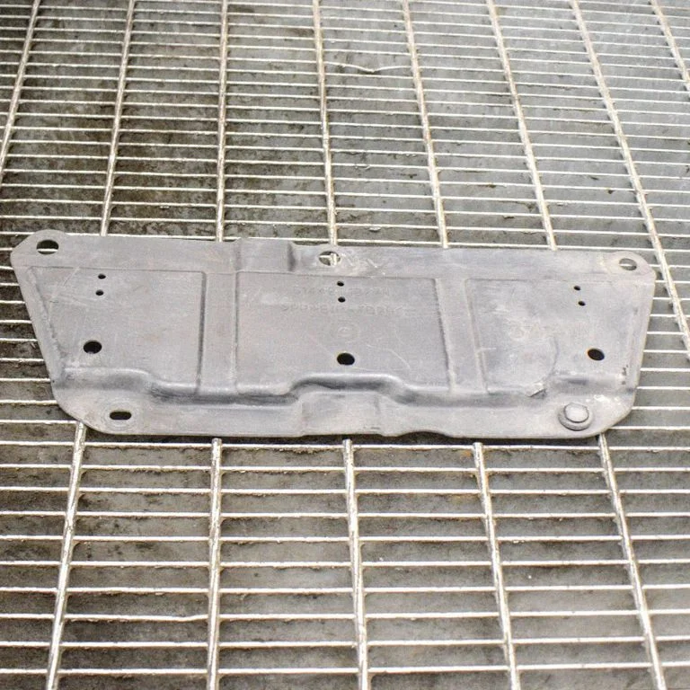 Engine splash shield/under tray – Toyota Prius (XW30) (2009-2015)