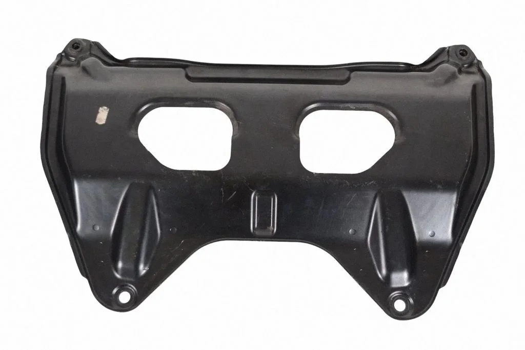 Engine splash shield/under tray – Mercedes-Benz CLS-Class C218 X218 (2011-2017)