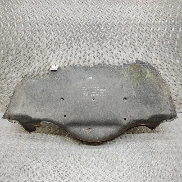 Center/middle under tray cover 3G0825523B
