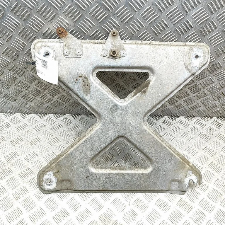 Center/middle under tray cover N243563AXB