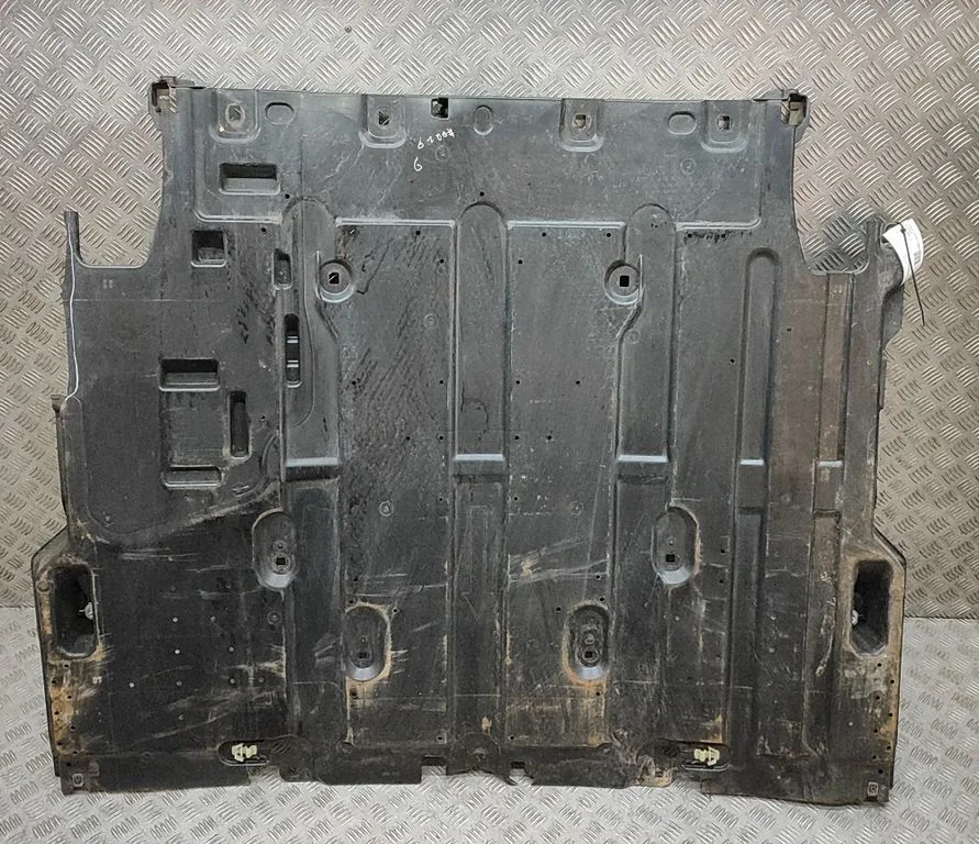 Center/middle under tray cover 9847061080
