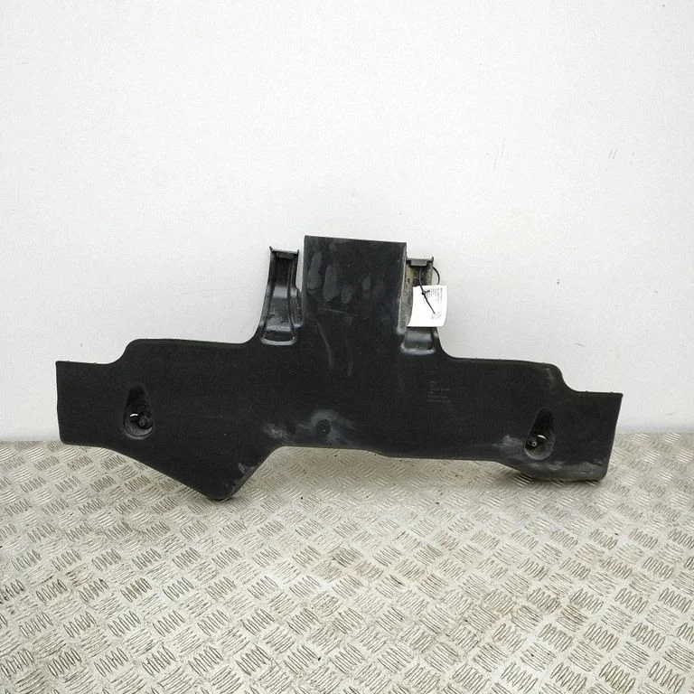 Center/middle under tray cover 5WA501713B