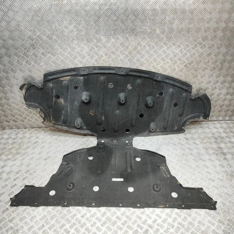 Center/middle under tray cover 1667767000