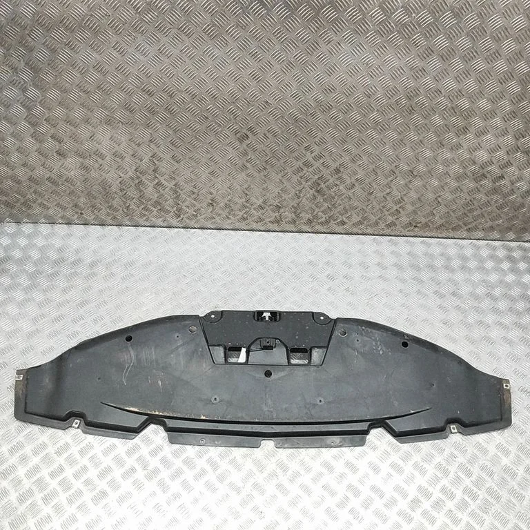 Center/middle under tray cover 5LJ825523