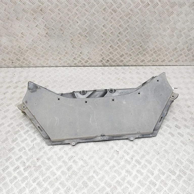 Center/middle under tray cover 5816742020